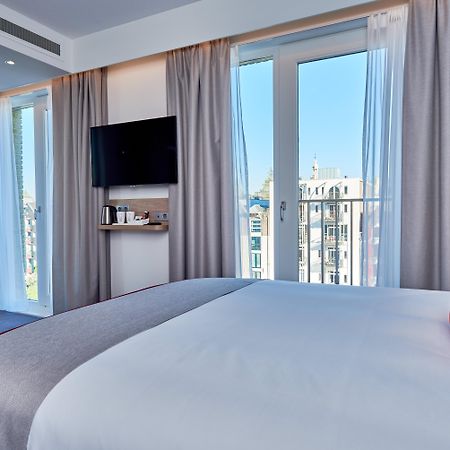 Holiday Inn Express Amsterdam - City Hall By Ihg Exterior foto