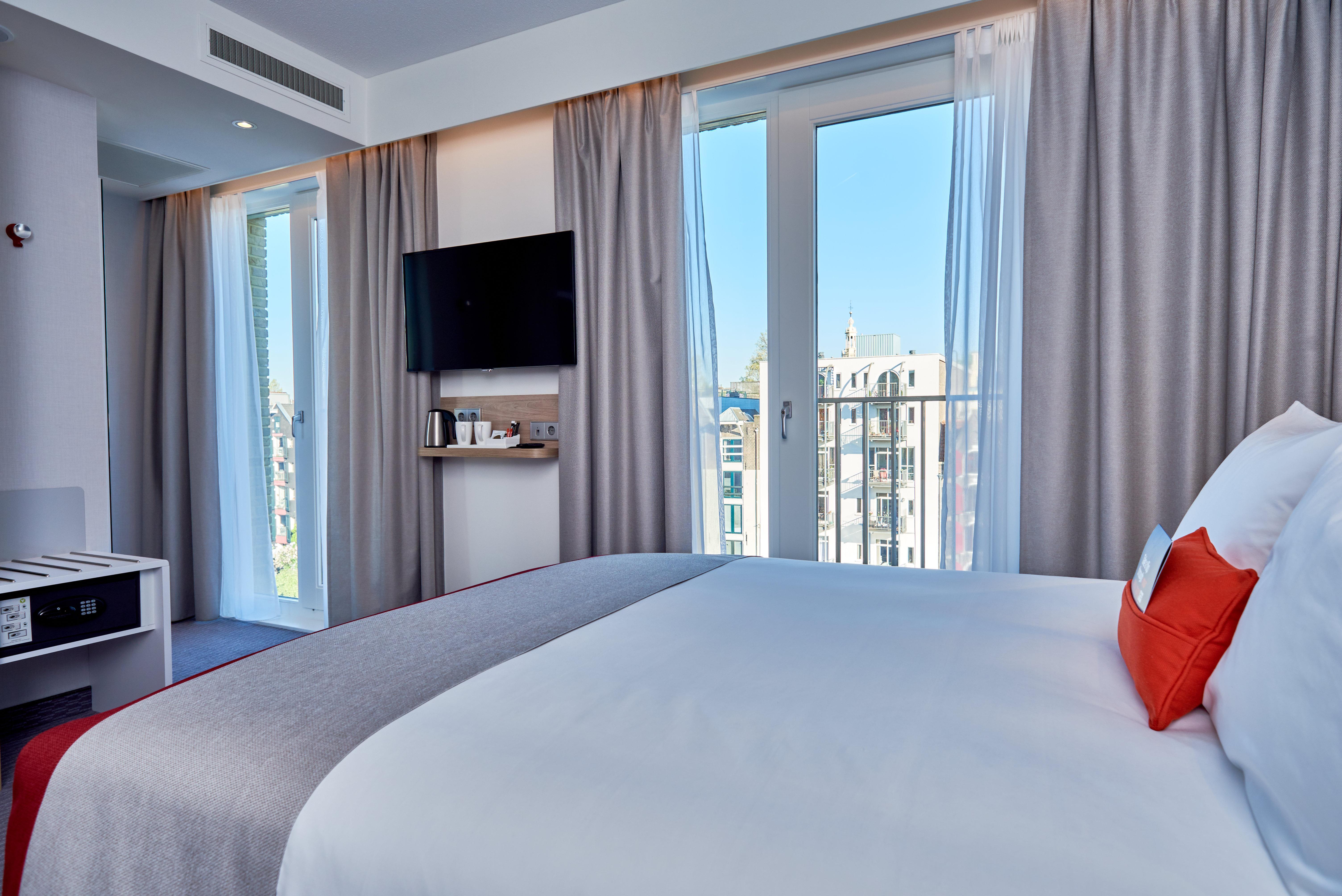 Holiday Inn Express Amsterdam - City Hall By Ihg Exterior foto