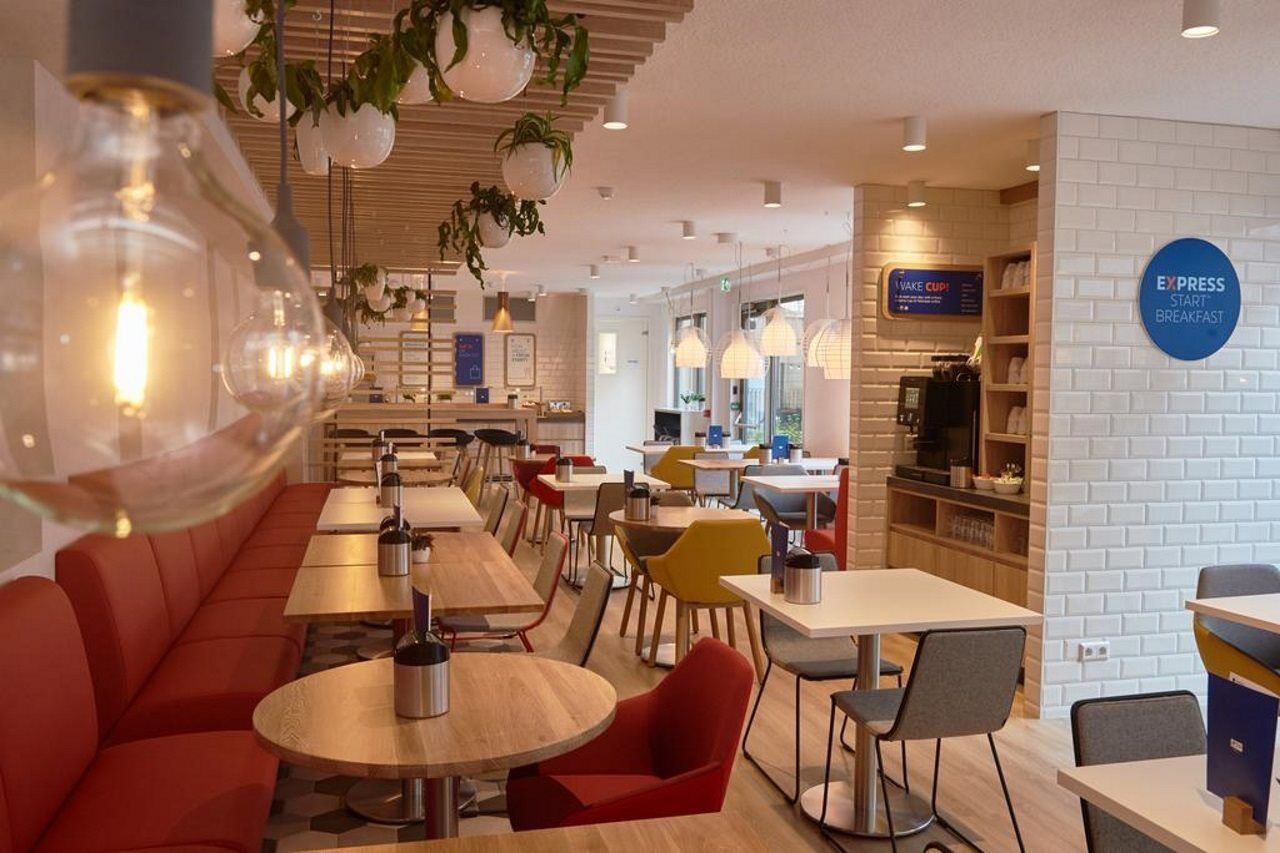 Holiday Inn Express Amsterdam - City Hall By Ihg Exterior foto